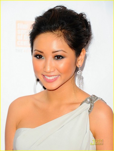  Brenda Song is a 'Social' butterfly, kipepeo