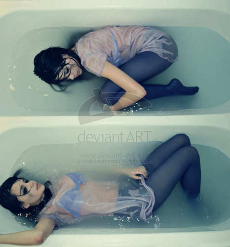  Girl In Bath