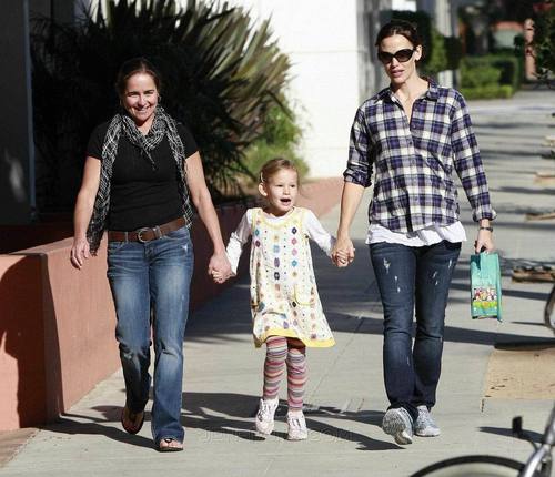 Jen & violett out and about 9/23/10