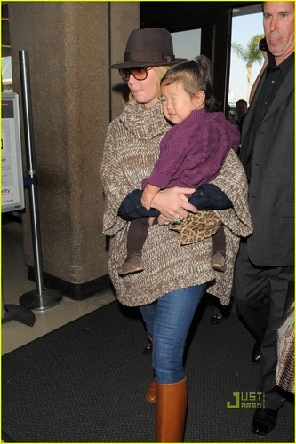  Katherine Heigl: Flight Out of Town with Naleigh!