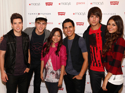 Logan,Kendall,Charice,Carlos,James&Victoria!;)