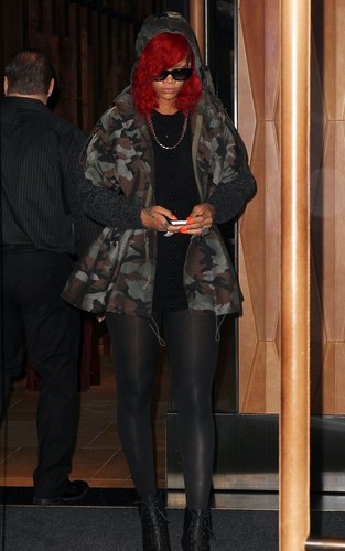 Rihanna out in NYC