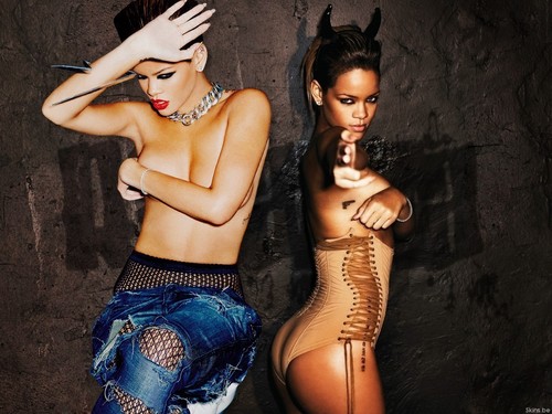 Rihanna.