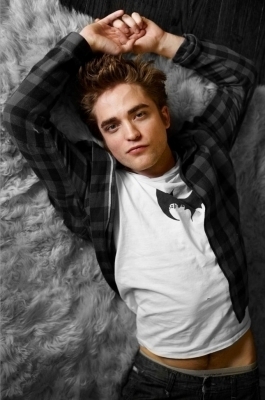  Robert Pattinson > Photoshoots > Shinning Magazine