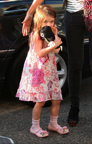  Suri shopping in Beverly Hills with Katie