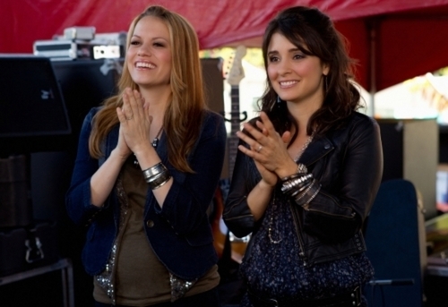  Life Unexpected - Episode 2.05 - Musik Faced - Promotional Fotos {OTH & LUX Crossover} :