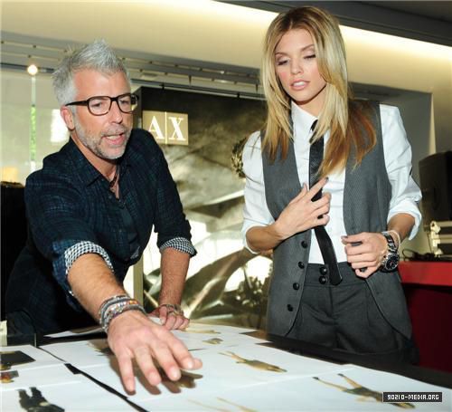 2010-10-02 Armani Exchange Launches StyleBRITY Program with AnnaLynne McCord 