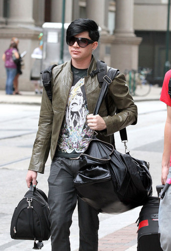  Adam Lambert Leaves His Hotel in Pennsylvania