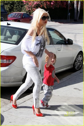 Christina & Max out in Hollywood