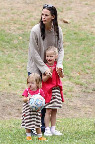  Jen took violett and Seraphina to play soccer!