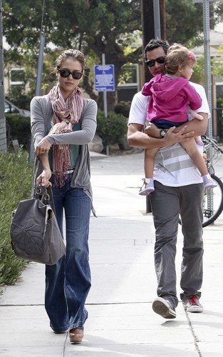  Jessica, Cash & Honor out in Brentwood