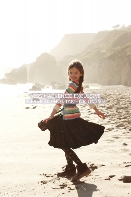  Renesmee dancing on La push пляж, пляжный