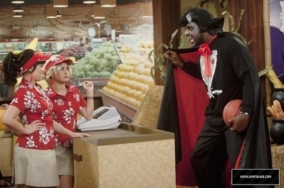  Sonny With A Chance Episode Stills 2x17 A So aléatoire Halloween Special