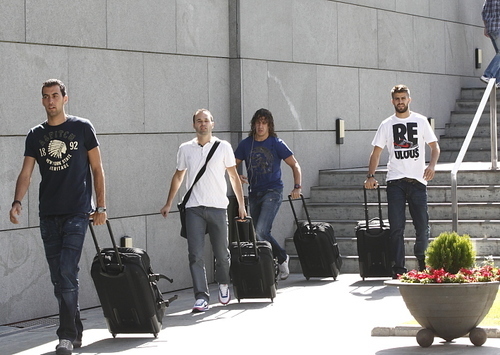 The Spanish NT arrive for a Euro qualification training session