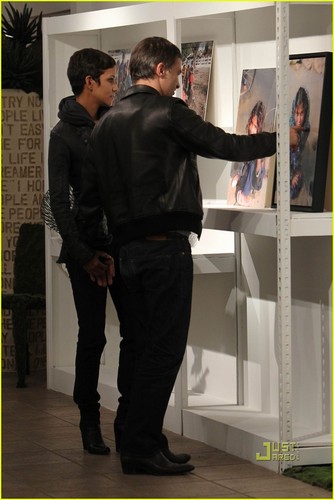  Halle Berry & Olivier Martinez: Marcelita Art Gallery!