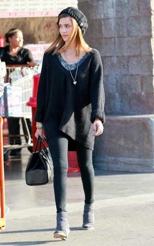  Jessica out in Inglewood