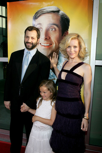  Judd, Maude & Leslie @ The 40 ano Old Virgin Premiere - 2005