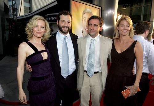  Leslie Mann, Judd Apatow, Steve Carell & Nancy Walls @ The 40 ano Old Virgin Premiere - 2005