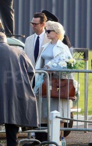  Michelle Williams - On the Set "My Week With Marilyn" 8.10.2010