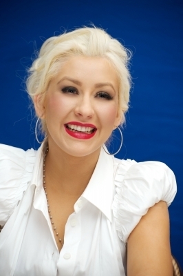 More Christina  HQ Pics from the 'Burlesque' Photocall