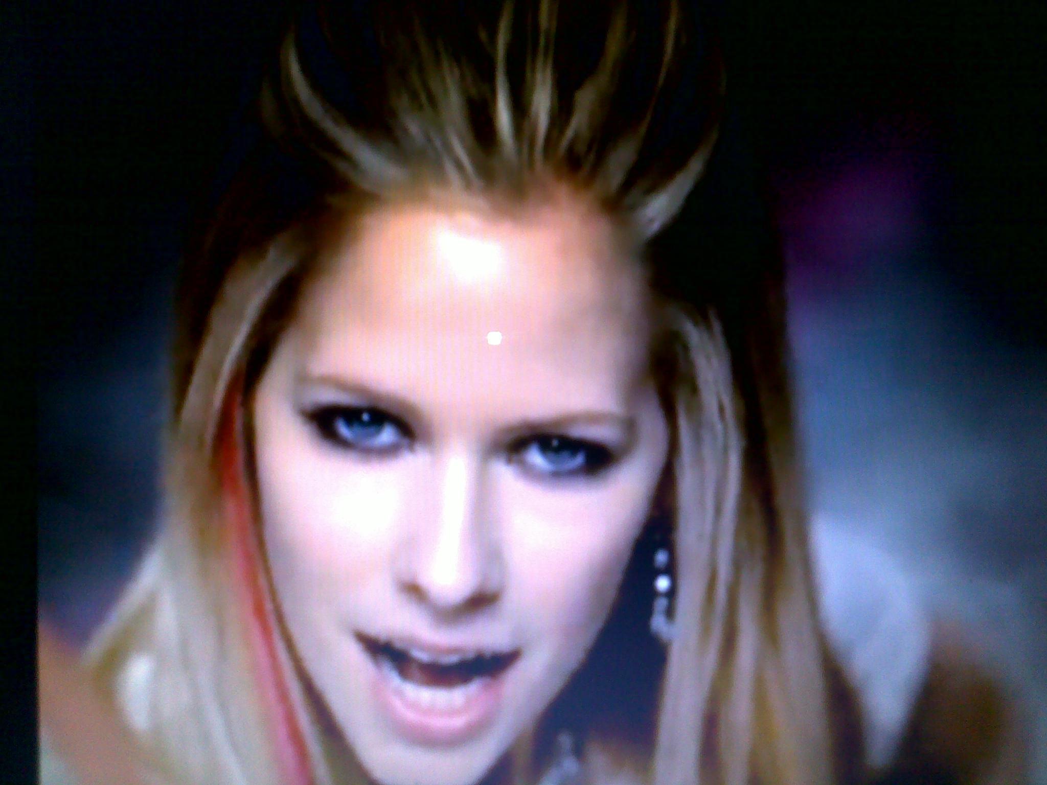 Music video - Girlfriend - Avril Lavigne Image (16184192) - Fanpop