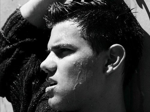  Taylor Lautner hot