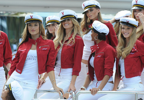  Victoria's Secret Angels Arrive in Miami 2008