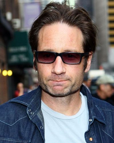  11/10/2010 - David Duchovny visits "Late tampil With David Letterman"