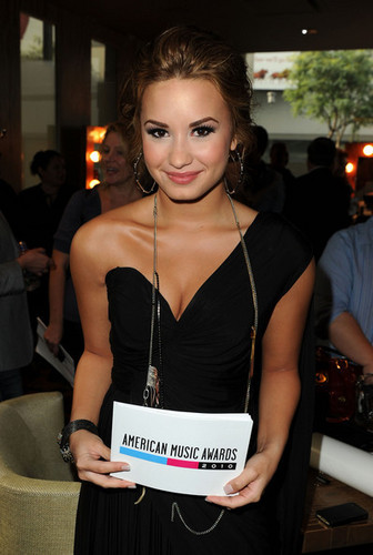  Demi @ 2010 American 音楽 Awards Nominations Press Conference