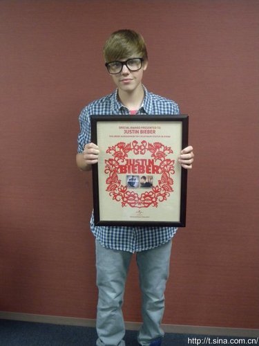  JB's albums went 3 platinum in China!