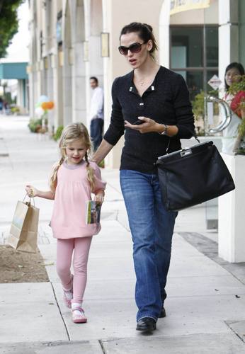  Jen Shopping at Channel and out with Violet!