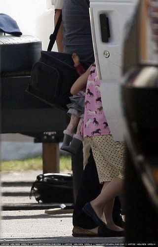  Katie and Suri on Set in Beverly Hills
