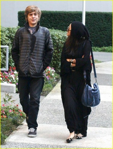 Sprouse Bros and Brenda Song Stroll In Vancouver!!
