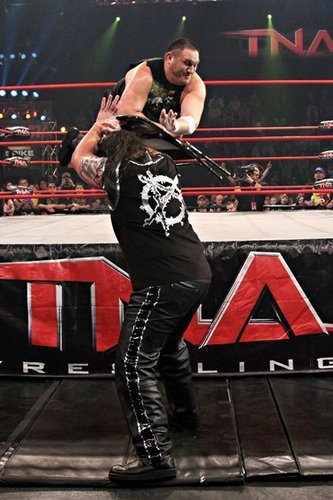  TNA