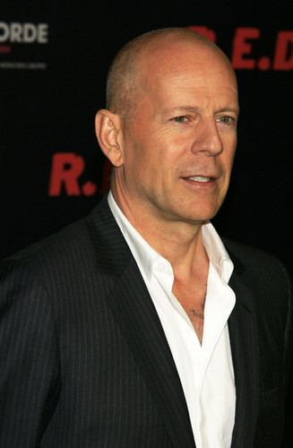 Bruce Willis @ the 'Red' Photocall in Berlin (18/10/2010)