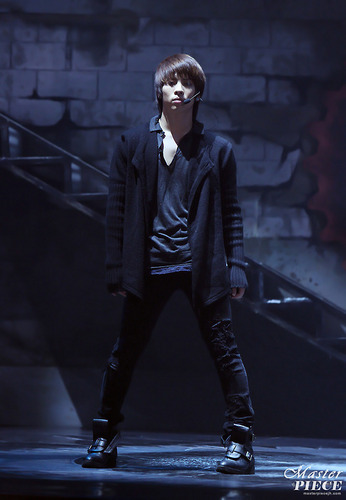  Jonghyun Performing On Stage