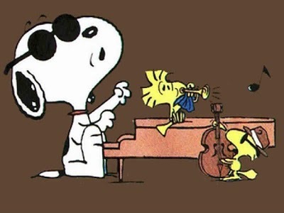  Snoop Rocking Out on đàn piano