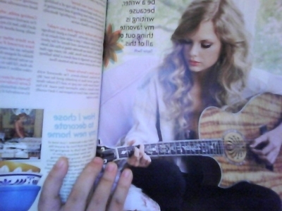 Taylor Swift: Inside My World (October 2010)
