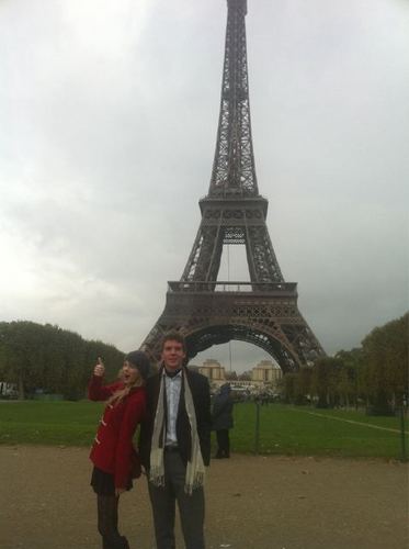  Taylor in Paris with her brother