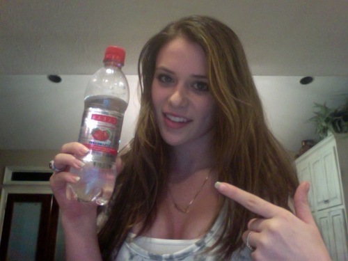  Caitlin Drinking Clear American strawberi Water((: