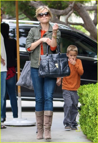  Reese Witherspoon: Deacon Phillippe Birthday Party!