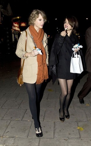  Selena and Taylor,Candids,October 2010