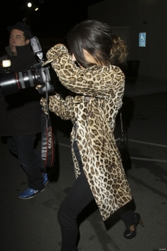  2010-10-26 Shenae was spotted at the Roxy Theatre in Hollywood