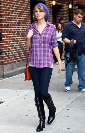  Arriving to "Late 显示 with David Letterman"