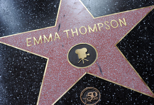  Emma Thompson Gets a 星, つ星 on the Walk of Fame