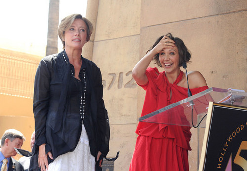  Emma Thompson Gets a звезда on the Walk of Fame