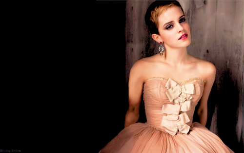  Emma Watson (Elle based Wallpaper)
