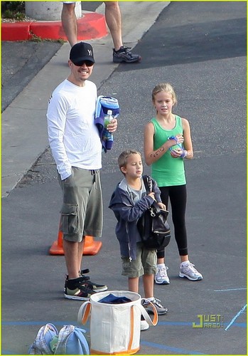  Reese Witherspoon & Ava: Mother-Daughter Triathlon!