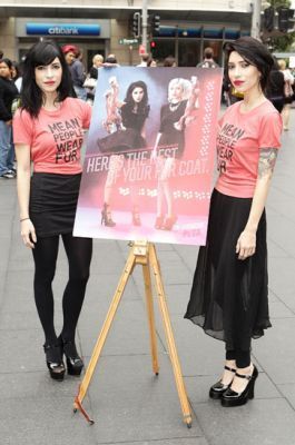  The Veronicas Unveil Anti-Fur Ad For Peta 2010