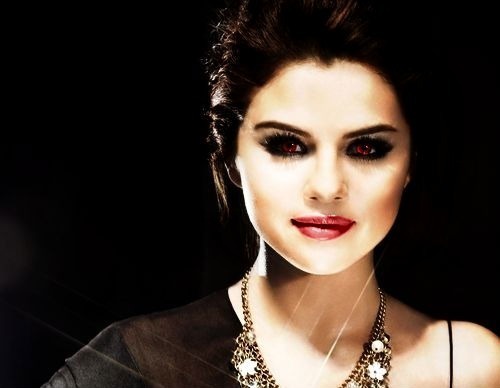  Vampire Selena